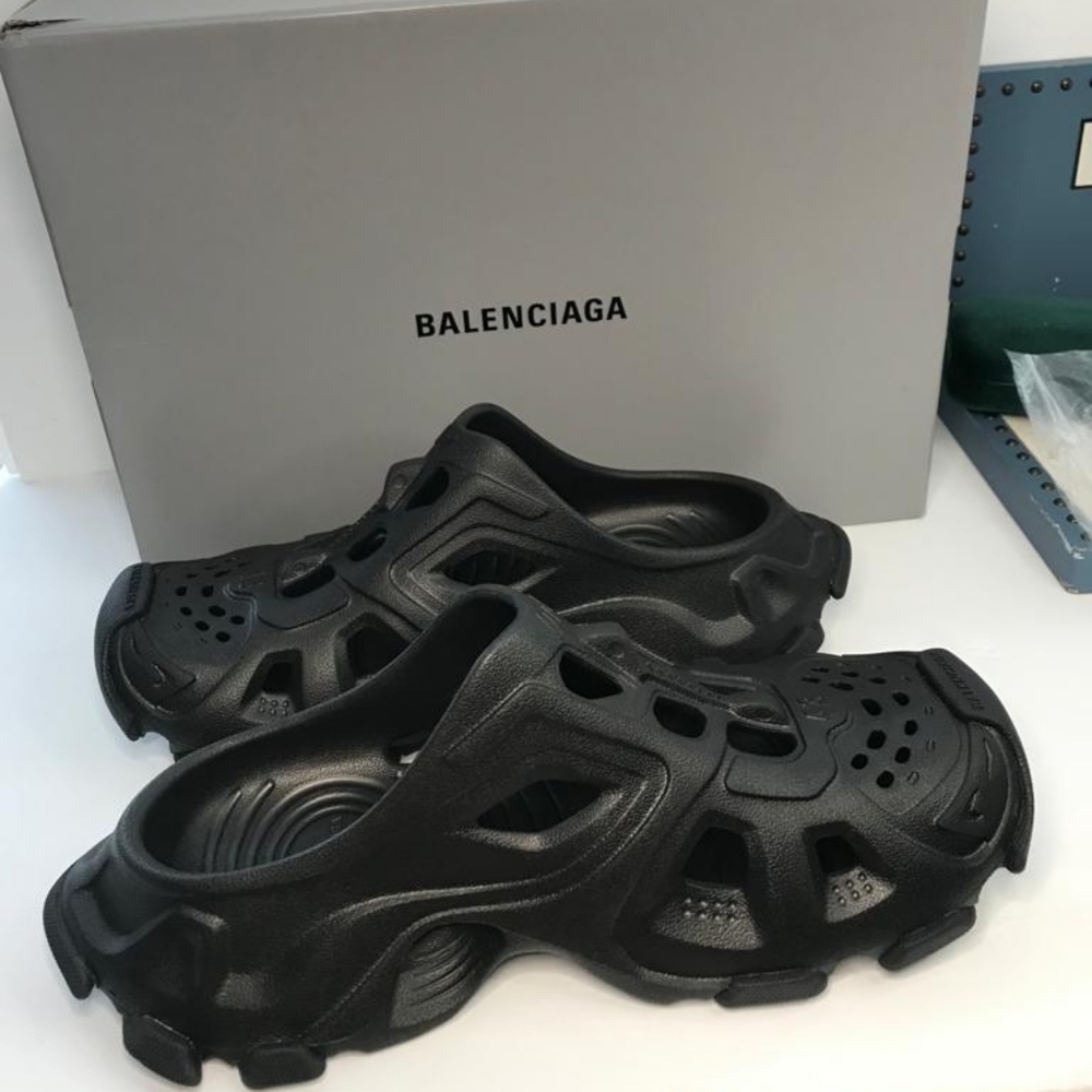 💯New Authentic ConsciousBalenciagaHD cut-out mules - Picture 9 of 11